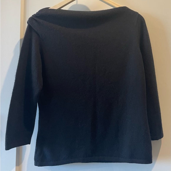 100% Cashmere Calvin Klein Off-the-Shoulder Black Sweater - Picture 6 of 6